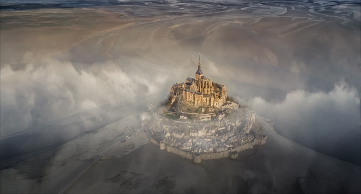 Mont Saint Michel by Deryk Baumgärtner